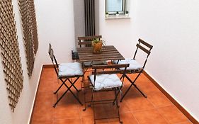 Apartment With A Patio In Las Canteras